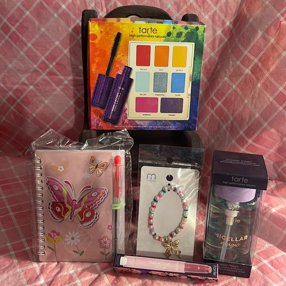 🎈SALE🎈🎀#38.MAKEUP BUNDLE🎀 - Picture 1 of 15